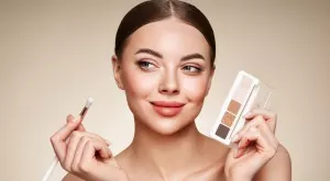 "Лате" грим: Бюти трендът на лято 2023 (ВИДЕО)