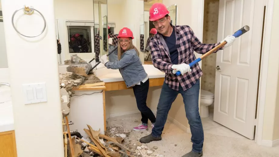 Пълно преобразяване: Спалня и баня в стил Барби (СНИМКИ)