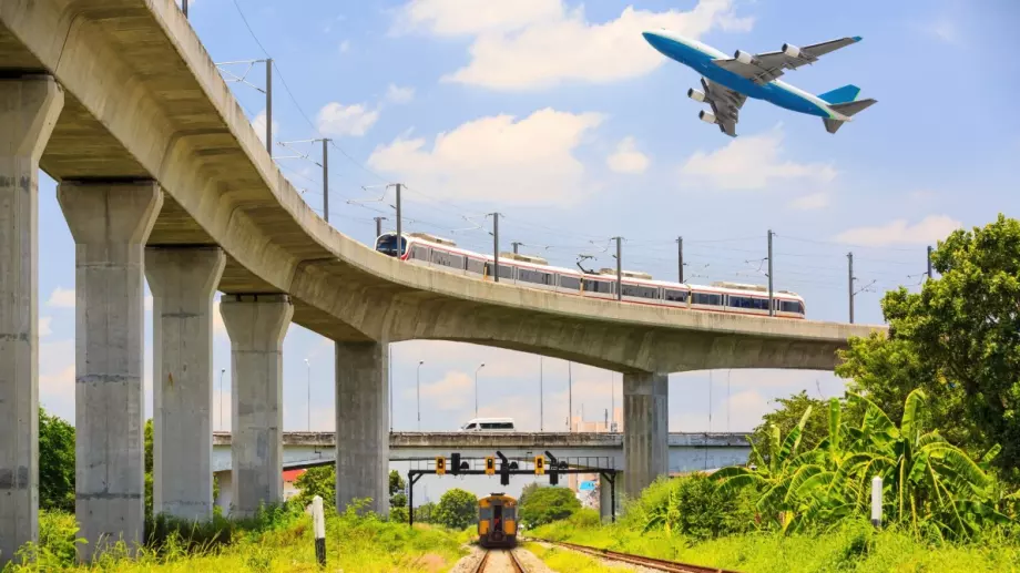 В Европа пътуването със самолет е по-евтино дори за кратки разстояния от това с влак