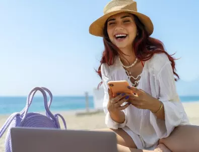 Най-смешен виц за деня: Един хрупал фъстъци пред телевизора