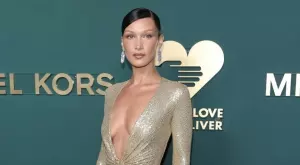 Бела Хадид разкри какво се случва със здравето ѝ (СНИМКИ)