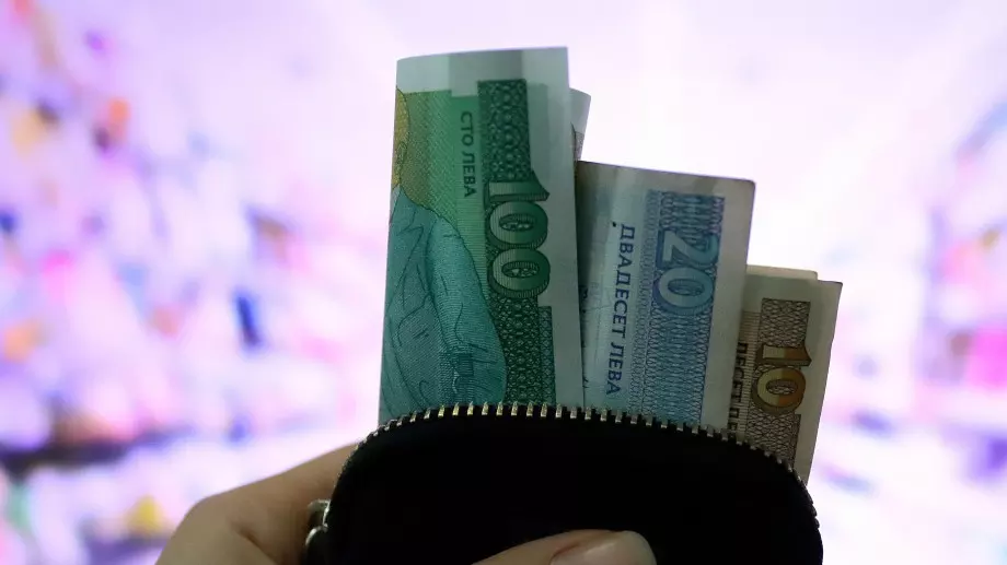 Огромна част от разходите на българите отиват за храна