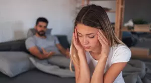 4 знака, че вашият партньор е обсебен да ви контролира