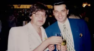 Евгени Минчев: Не слагайте силиконови джуки на този вечен български химн!