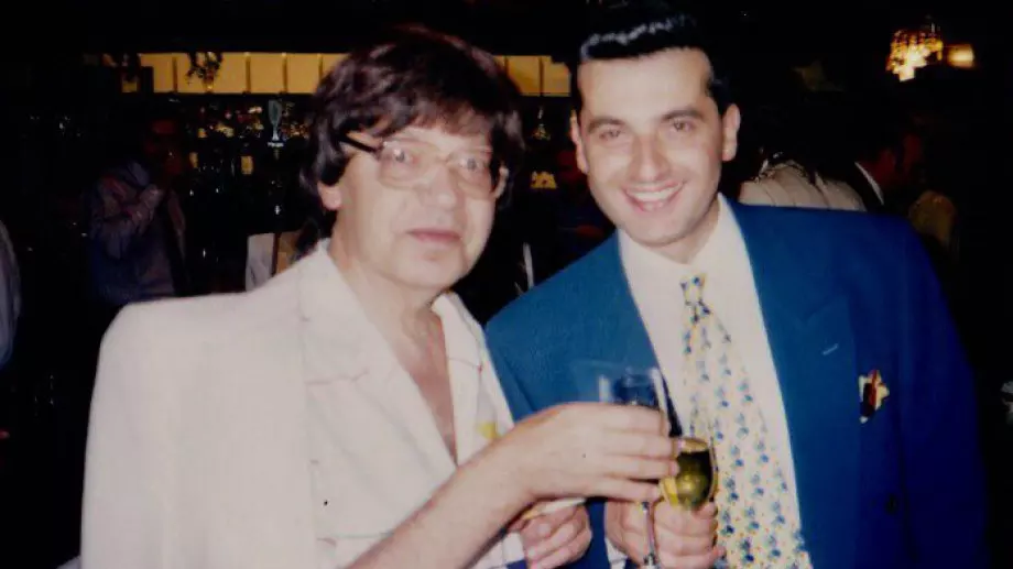 Евгени Минчев: Не слагайте силиконови джуки на този вечен български химн!