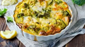 Бързо и вкусно: Сьомга с броколи и картофи на микровълнова 