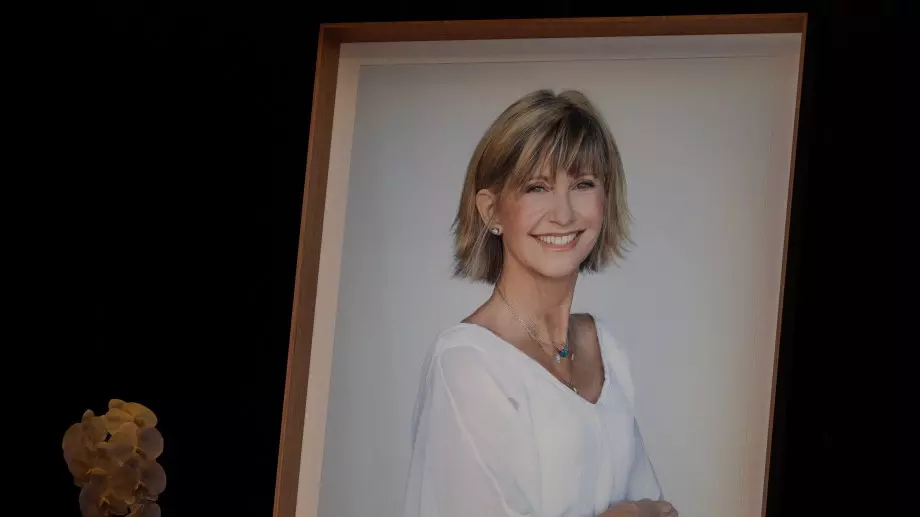 Свръхестествено: Покойната Оливия Нютън-Джон се явила на близките си 