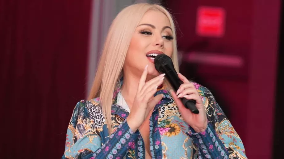 Камелия за първи път показа майка си (СНИМКА)