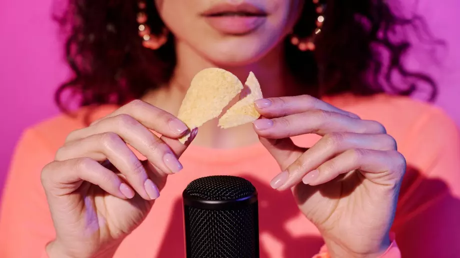 Не понасяте звука някой да хрупа или мляска храна? Може да страдате от това 