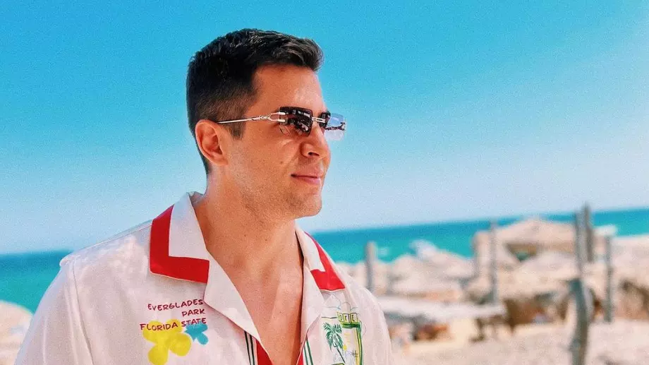 Любимата на Иво Аръков се разголи на рождения си ден (СНИМКИ)