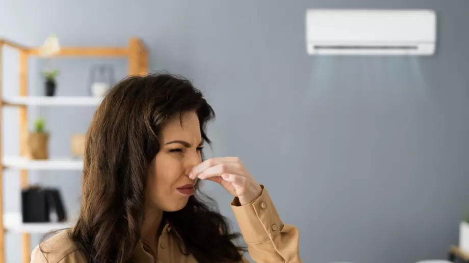 Неприятна миризма от климатика ви? Ето какви са причините