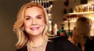 Радио водещата Елена Розберг: Мега щастлив човек съм, защото плувам в музика