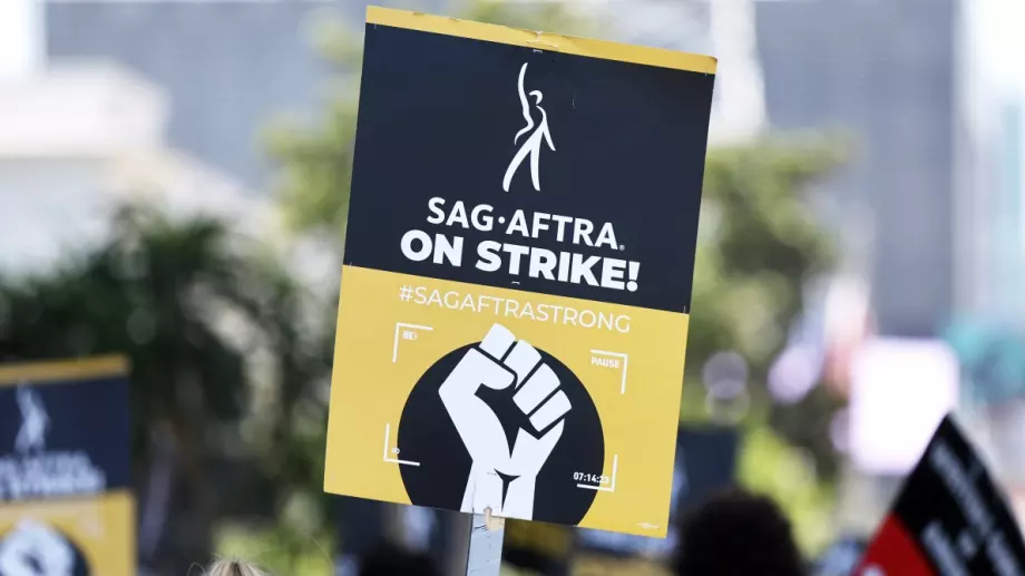 Сценаристите в Холивуд постигнаха предварителна договорка с големите студиа