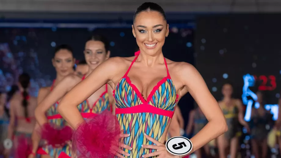 "Мис България" 2023 в общ филм с италианска звезда (СНИМКИ)