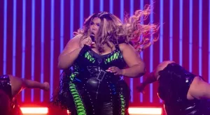 Обвинение след обвинение: Лизо се опитва да свали иск от дизайнерка