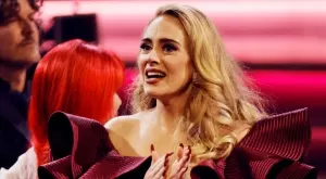 Адел колабирала по време на концерт 