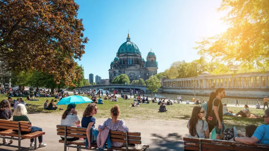 Вдигат обезщетенията за безработица и отглеждане на дете в Германия