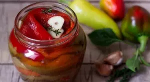 Тези чушки в горчица са хит в мрежата, задължителна част от всяка зимнина