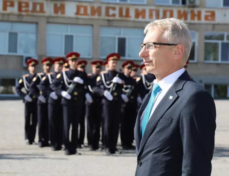 Правителството с новини за военното обучение