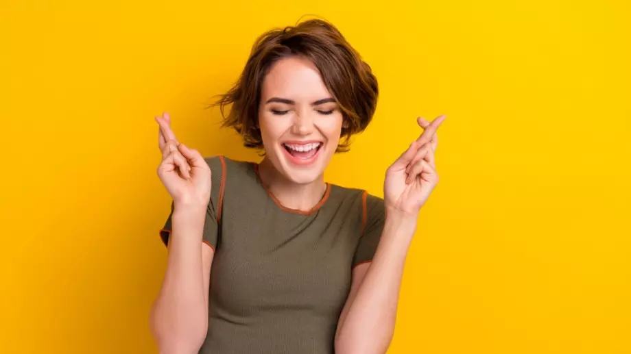 Виц за добър вечер: Един човек се прибира от работа и какво да види ...