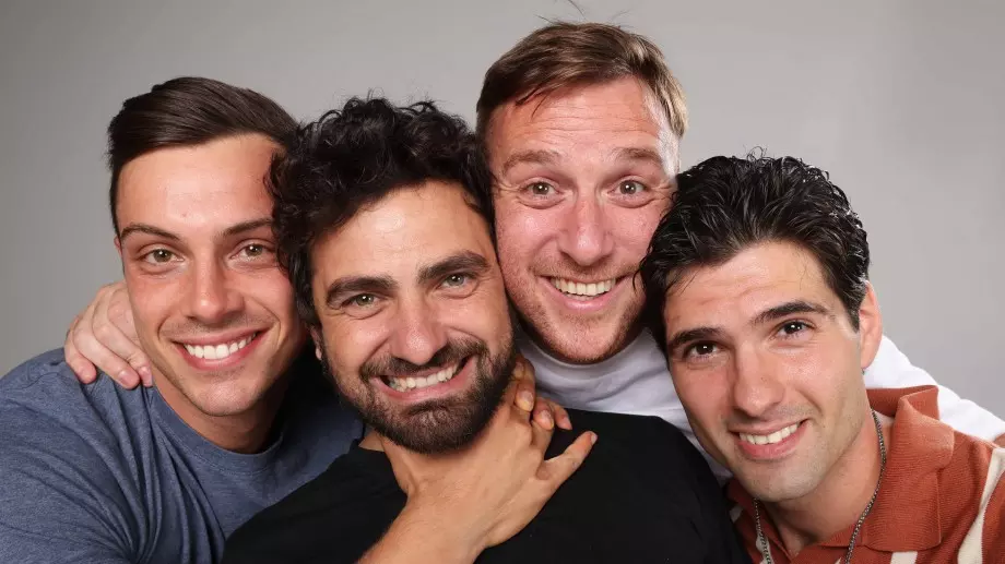 Филип Буков, Павел Иванов, Христо Пъдев, Стоян Дойчев и Skiller са заедно на театралната сцена и в "Неделя сутрин"