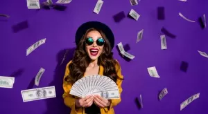 През септември за тези зодии парите ще капят в живота им като есенни листа