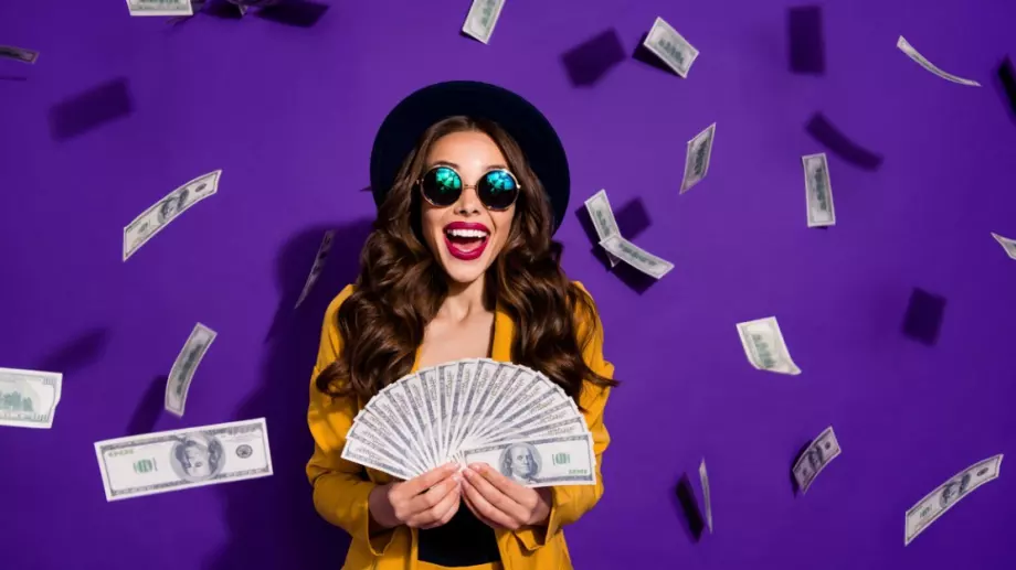 През октомври ще вали дъжд, но от пари за тези 3 зодии