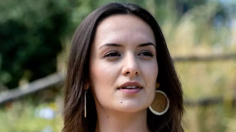 Ще повярвате ли, че това е Присияна от „Фермата“? Истинска изкусителка! (СНИМКИ)