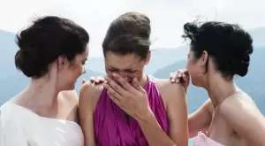 6 причини, заради които винаги ще сте шаферка, но не ѝ булка