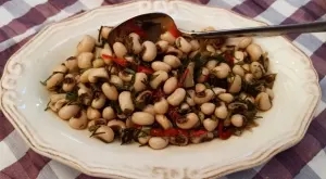 Зимнина от тефтера на баба: Маринованa бобeна салата