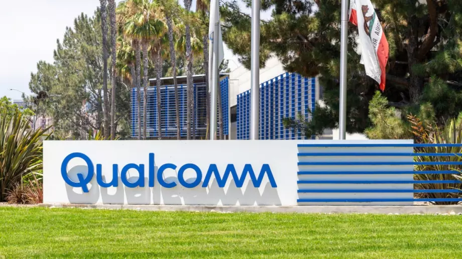 Qualcomm ще доставя на Apple 5G чипове до 2026 г.
