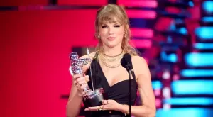 Тейлър Суифт с успех и на Видео музикалните награди на MTV (ВИДЕО)