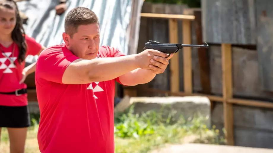 Напрежението ескалира! Кенан обеси Петър във 