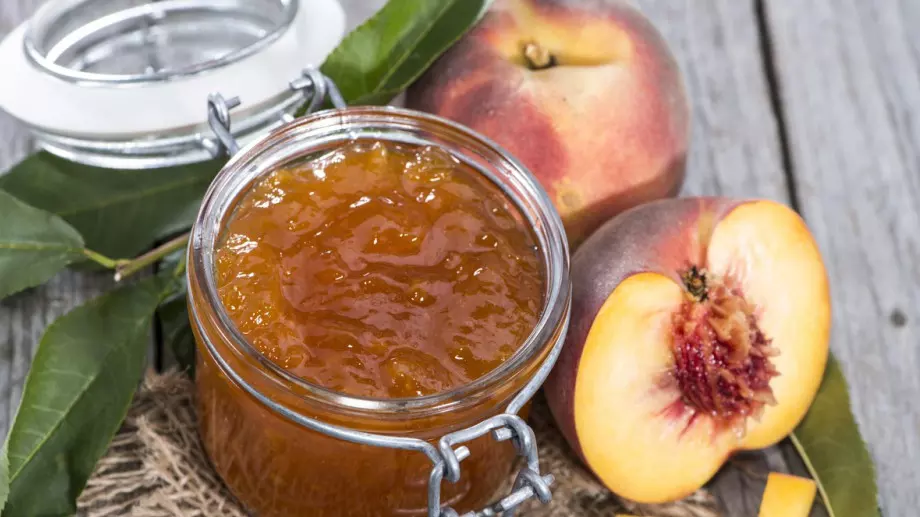 Трябва да го опитате: Рецепта за домашно сладко от праскови