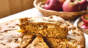 Истинска наслада: Домашен сладкиш с канела и ябълки