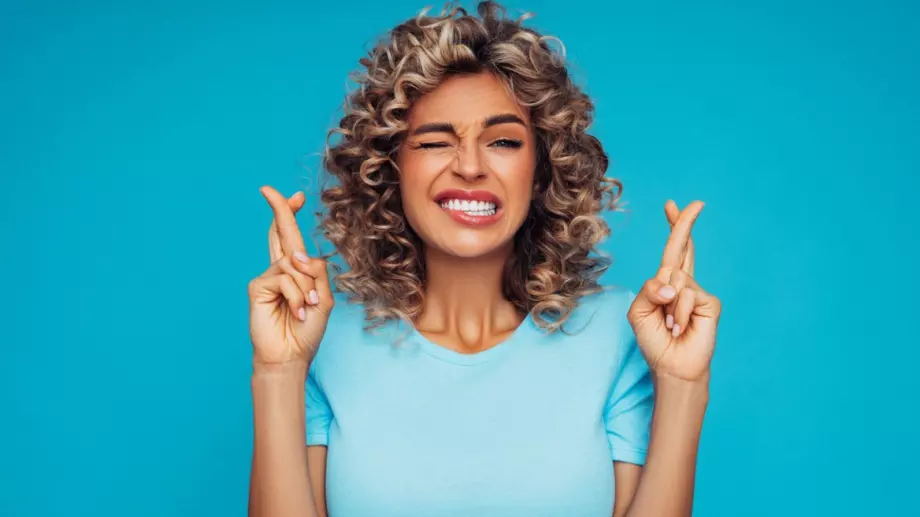 ТАРО КЪСМЕТЧЕ за всяка зодия - 17 октомври 2023