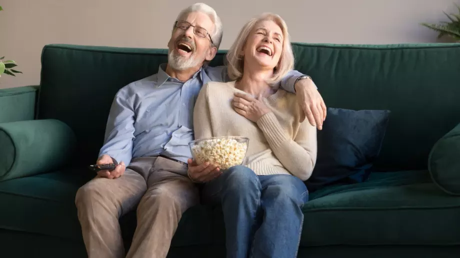 Най-смешен виц за деня: Двама поркат в кръчмата