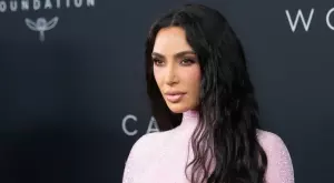 Ким Кардашиян и Аня Тейлър-Джой отнесоха критики заради корсет (СНИМКИ)