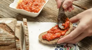 Мързелива лютеница, много вкусна