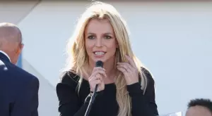 Скандалните мемоари на Бритни Спиърс с рекордни продажби