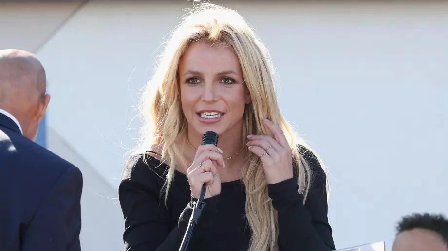 Скандалните мемоари на Бритни Спиърс с рекордни продажби