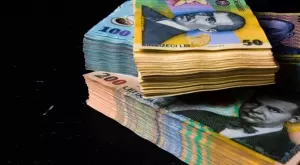 Увеличават минималната работна заплата в Румъния - става по-висока от тази в България