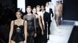  Dolce & Gabbana Пролет/Лято 2023: Бельо на показ (ВИДЕО)