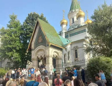 Недоразумение: Радев е заключен в Руската църква и не може да излезе пети ден
