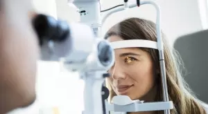Офталмолози: 4 ежедневни навици, с които скапваме зрението си