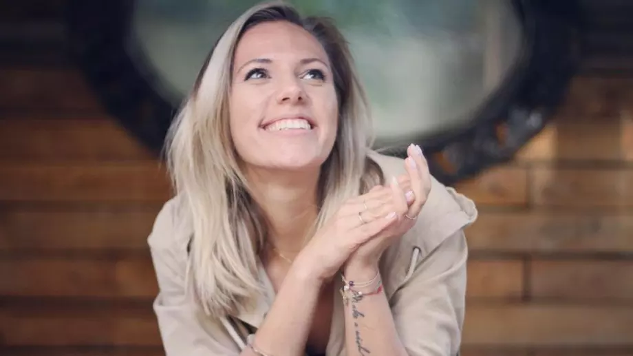 Дъщерята на Иво Танев се разведе с Десо от "Мастило"