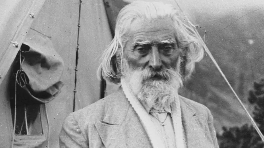 Петър Дънов за семейството: Орелът се жени само един път