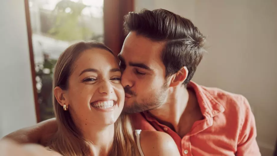 Любовен уикенд хороскоп за 13-14 април 2024