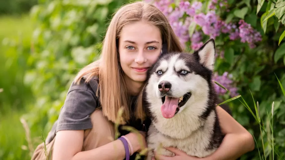 Психолози разгадаха защо домашните любимци приличат на собствениците си