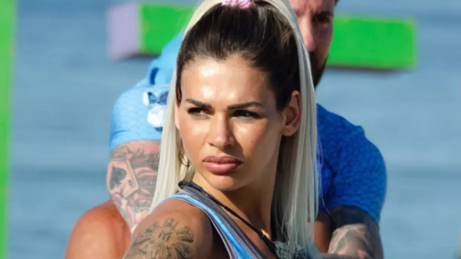 Моника от "Игри на волята" остро захапа Елвиса (ВИДЕО)